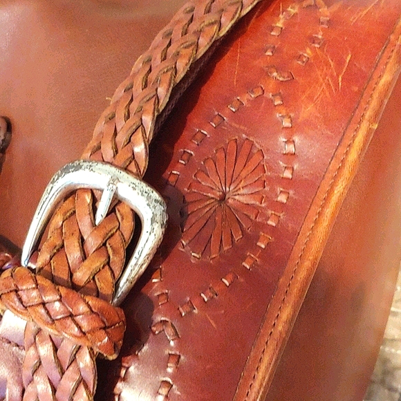 💖H.P. 💕Brighton Clasic Saddle Leather Bucket Bag - Picture 5 of 7